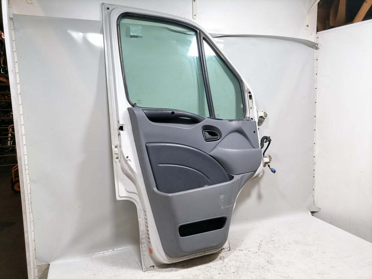 Iveco Daily 4 original T&uuml;r vorn links Wei&szlig; Bj.2007
